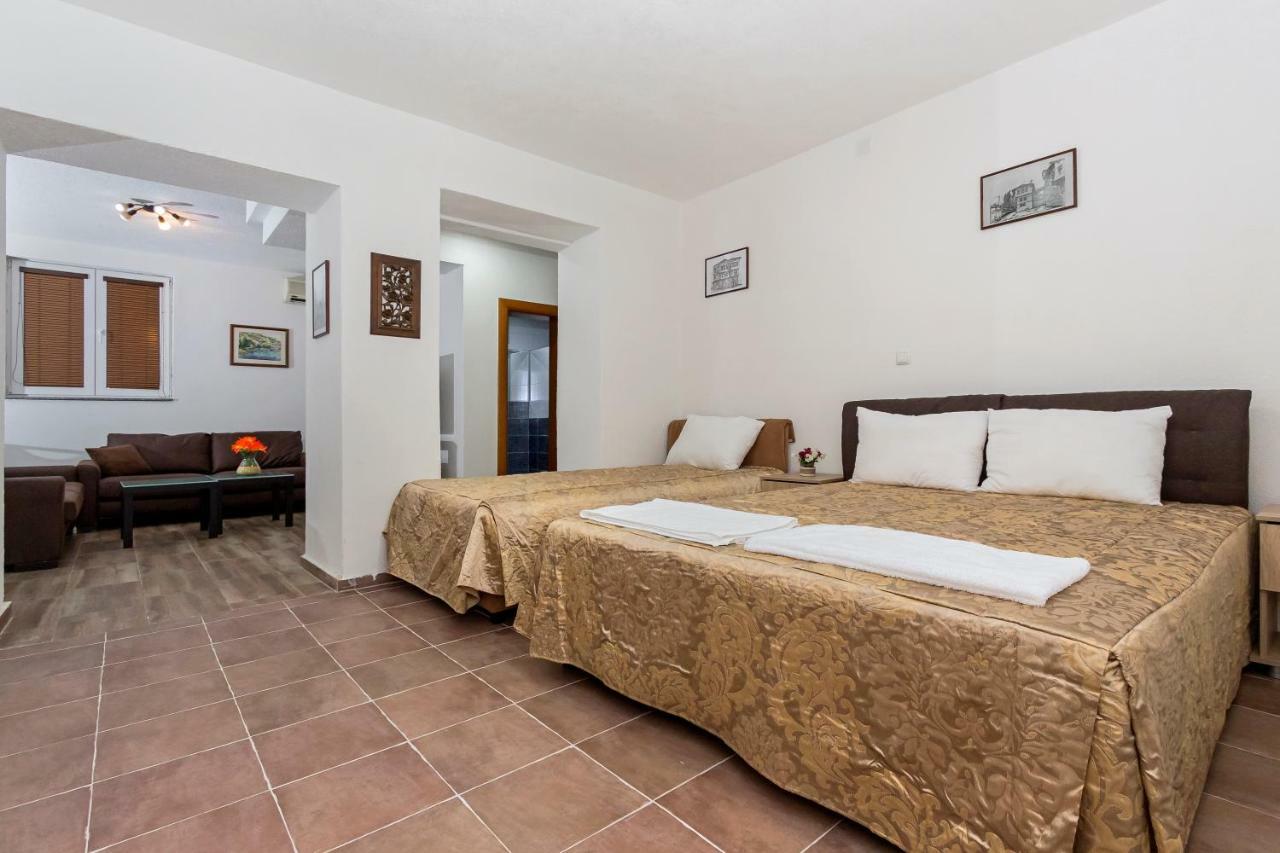 Upper Gate Apartments Ohrid Esterno foto